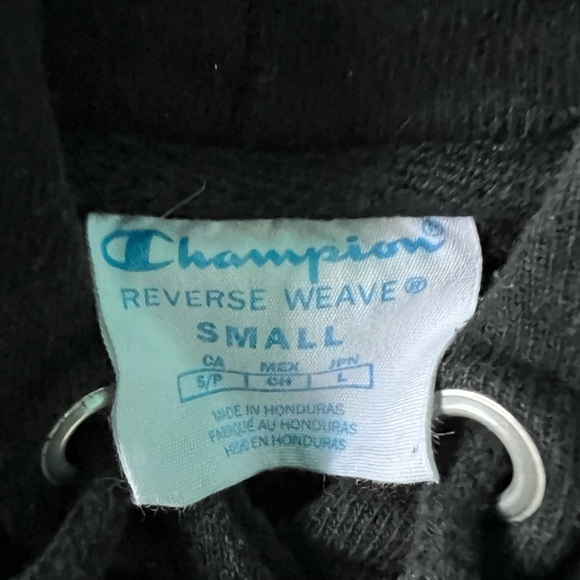 Champion Sweatshirt. - Picture 3 of 3